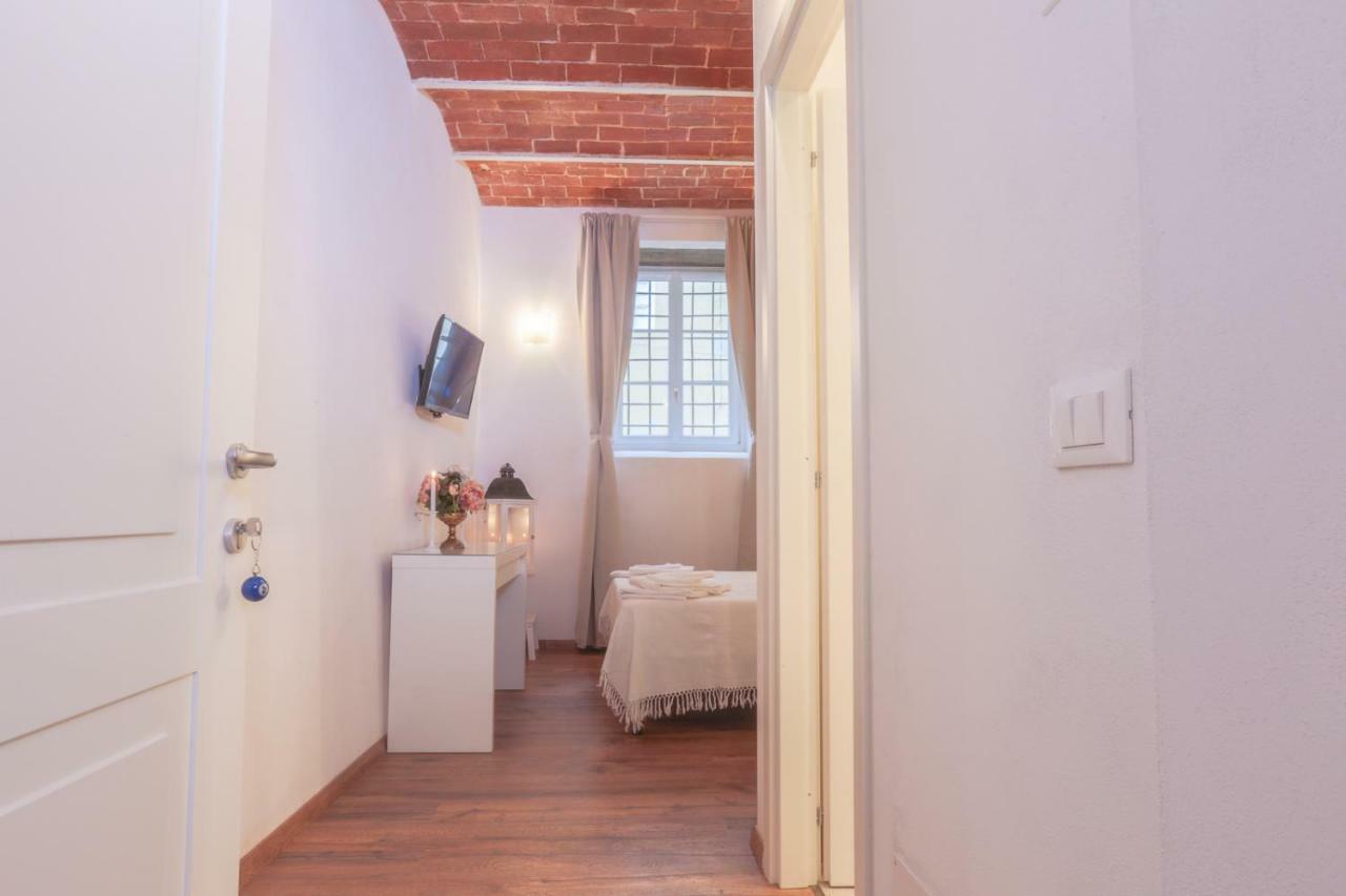 San Pierino Charming Rooms Lucca Bagian luar foto