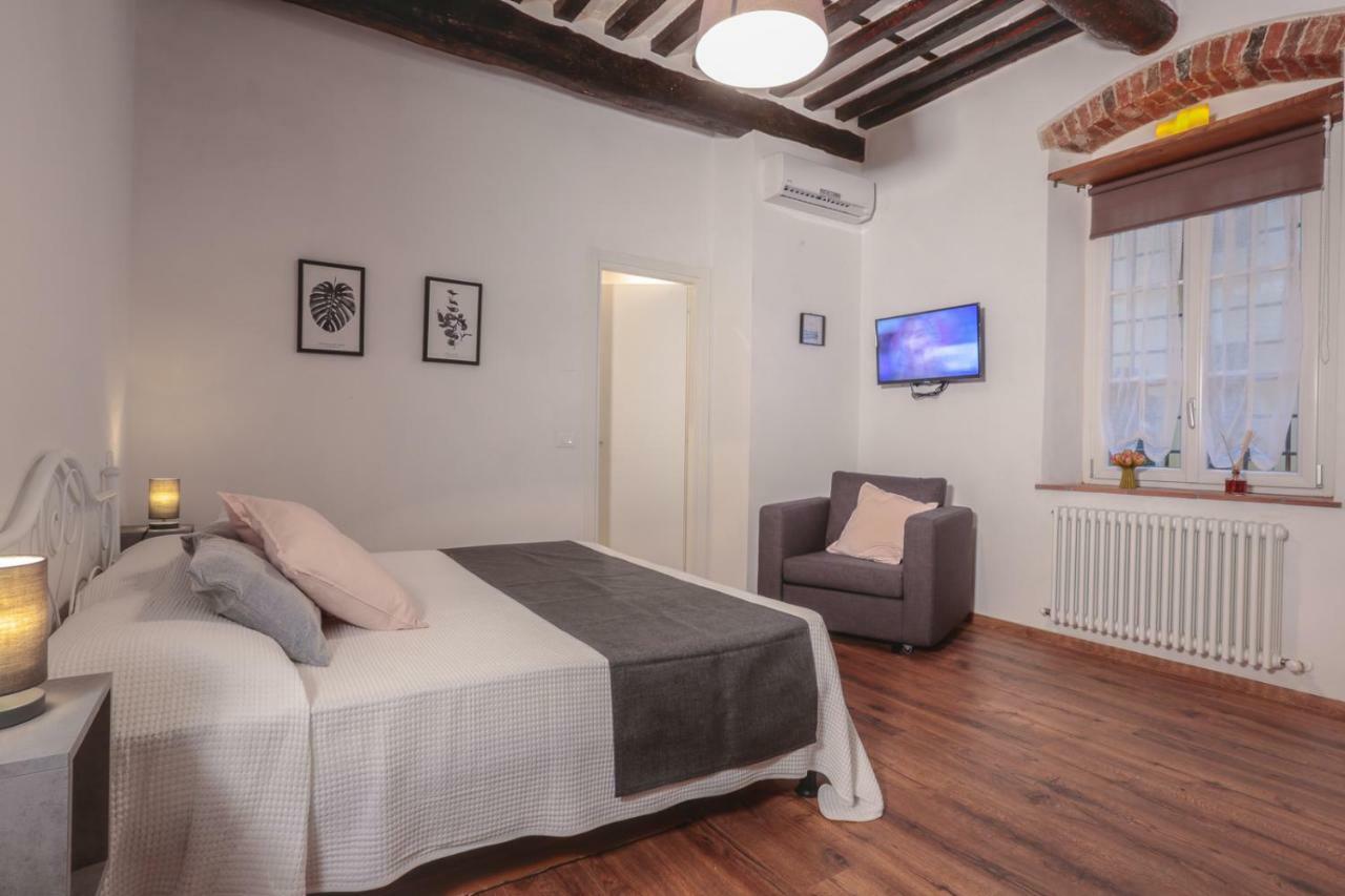 San Pierino Charming Rooms Lucca Bagian luar foto